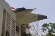丽江印度一波音787客机坠毁机上242人、地面5名学生遇难！我驻印度使馆：机上无中国籍乘客